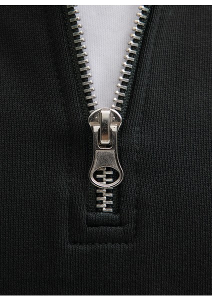 Nakışlı Erkek Çocuk Siyah Sweatshırt 12284067 fırsatları