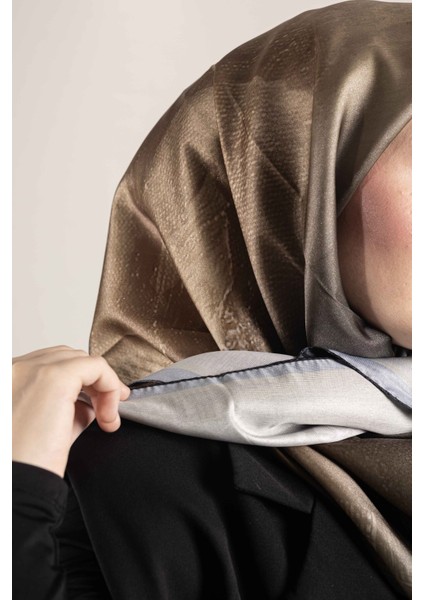 “Dijital Kristal Desenli Eşarp 95x95 – Pastel Desen-1 fırsatları