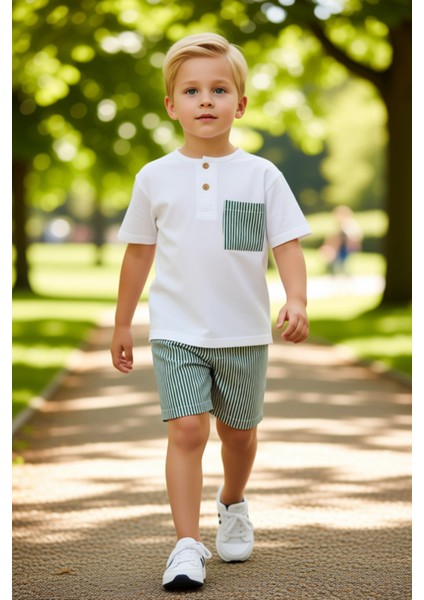 Erkek Çocuk Bisiklet Yaka Cep Detaylı Örme T Shirt ve Şort Takımı Kaliteli Şık Rahat