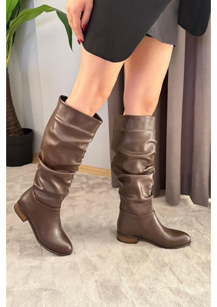 Kadın Mika Kahverengi Deri Düz Taban Büzgülü Diz Altı Boy Çekme Çizme indirimleri