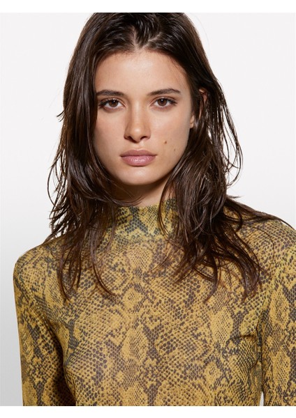 Baskılı Dar Kesim Yüksek Yaka Uzun Kollu T-Shirt Kadın Sarı Baskılı T-Shirt - 324A34GGL200R fiyatları