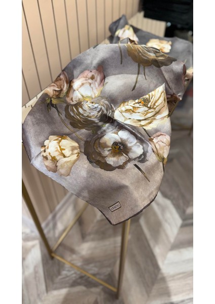 2025 Desenli Saf Ipek Twill Eşarp 9419-35 fiyatları