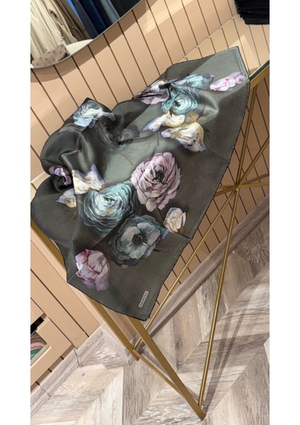 2025 Desenli Saf Ipek Twill Eşarp 9419-50 fiyatları