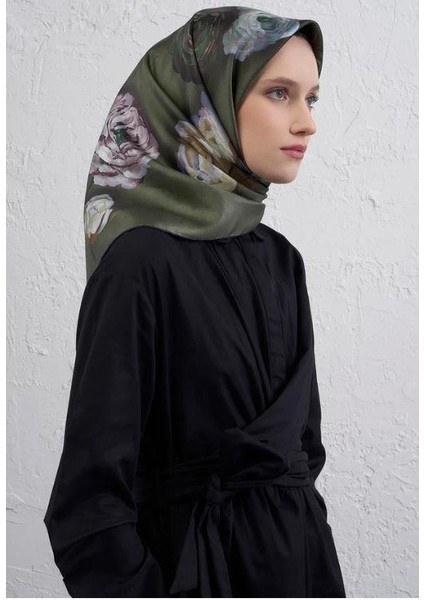 2025 Desenli Saf Ipek Twill Eşarp 9419-50 fırsatları