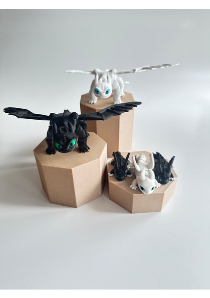 Dişsiz (Toothless) Ejderhanı Nasıl Eğitirsin Aile Figür Seti (Dişsiz, Işığın Öfkesi ve Yavruları) fiyatları