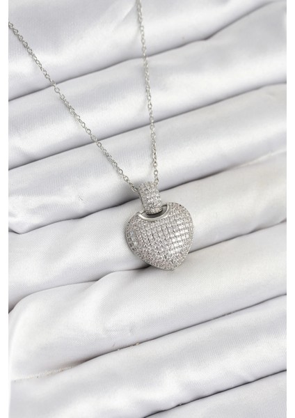 316L Çelik Zincir Gümüş Renk Zirkon Taşlı Kalpli Kadın Kolye