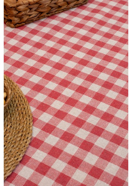 Pötikareli Pembe Ekose Masa Örtüsü 170 x 170 modelleri