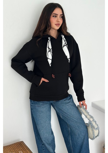 Kadın Fular Detaylı Kapüşonlu Sweatshirt – Casual Charm