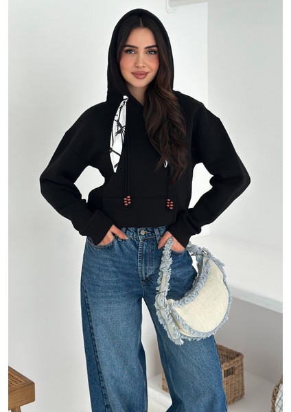 Kadın Fular Detaylı Kapüşonlu Sweatshirt – Casual Charm fiyatları