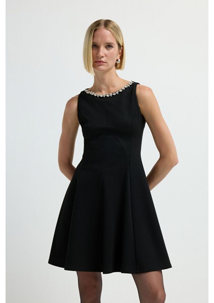 Yakası Taşlı Elbise Siyah 12444971001 fiyatları