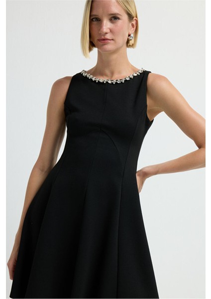 Yakası Taşlı Elbise Siyah 12444971001 indirimleri