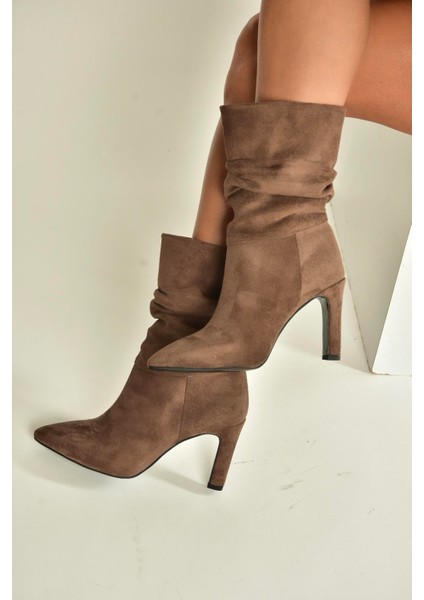 R404020302 Toprak Kahve Süet Ince Topuklu Büzgülü Kadın Bot modelleri