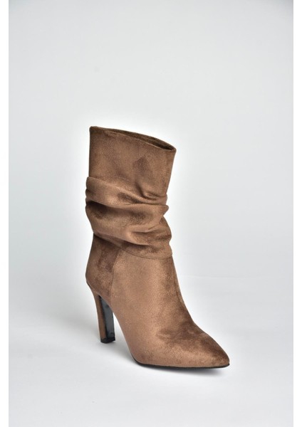 R404020302 Toprak Kahve Süet Ince Topuklu Büzgülü Kadın Bot