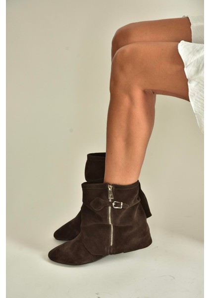 V380518102 Kahverengi Süet Düz Taban Fermuar Detaylı Kadın Bot modelleri
