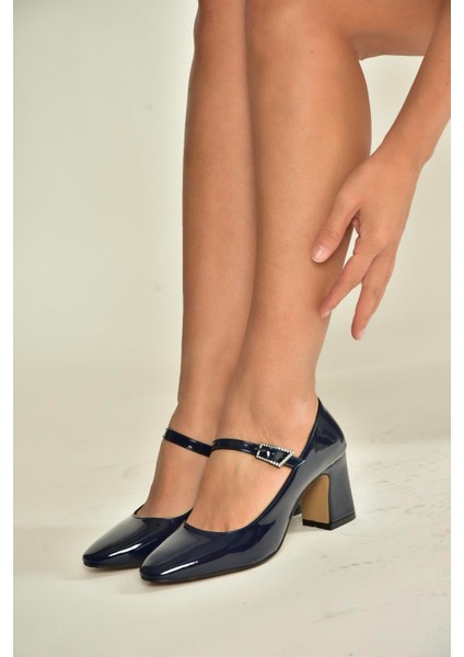 V250670708 Lacivert Rugan Kalın Topuklu Kadın Ayakkabı fiyatları