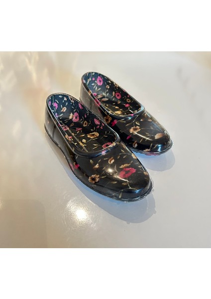 Karışık Desenli Çiçekli Kadın Lastik Bahçe ve Iş Ayakkabısı modelleri
