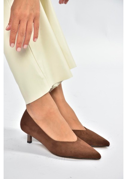 V404090302 Kahverengi Süet Sivri Burun Alçak Topuklu Kadın Ayakkabı