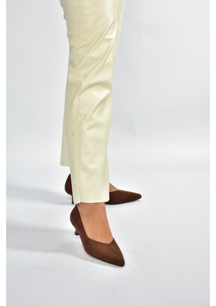 V404090302 Kahverengi Süet Sivri Burun Alçak Topuklu Kadın Ayakkabı fiyatları