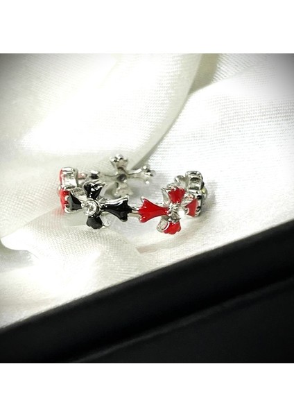 Taşlı Kırmızı Siyah Haç Sarmalı Yüzük fiyatları