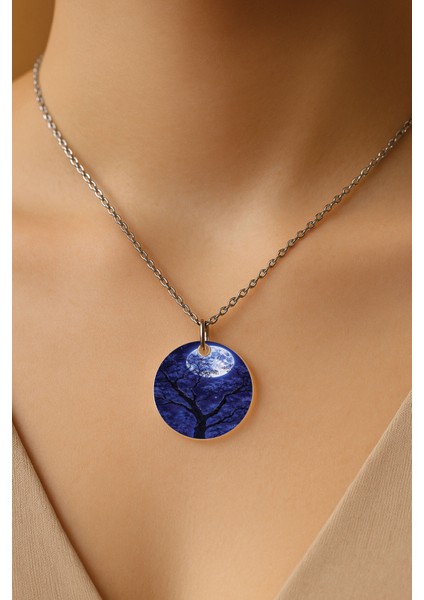 Şeffaf Sert Akrilik Kolye Ucu ve Üzeri Zincirli Desenli Kolye Korkutan Dolunay