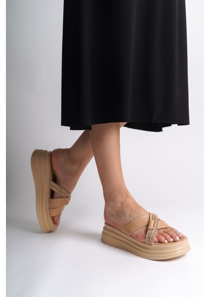 Ruby Düz Topuklu Taşlı Çapraz Şeritli Kalın ve Ortopedik Taban Kadın Terlik Ctt - Ten