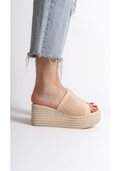 Marla Dolgu Topuklu Ortopedik Taban Hasır Görünümlü Triko Kadın Terlik Tkt - Ten fiyatları