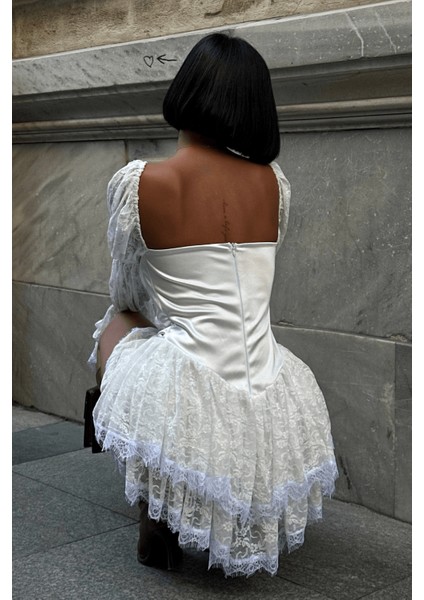 Önü Fırfırlı Altı Volanlı Elbise fırsatları