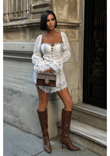 Önü Fırfırlı Altı Volanlı Elbise indirimleri