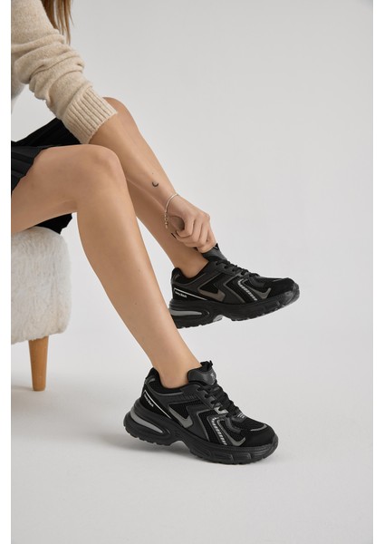 Kadın Siyah Kalın Hafif Faylon Taban File Detaylı Bağcıklı Spor Ayakkabı fiyatları