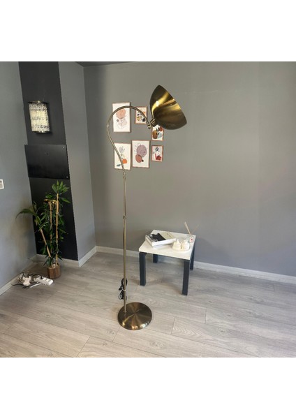 Eskitme Renk Lambader Modern Dekoratif Metal Oturma Odası Çalışma Odası Zemin Lambası fırsatları