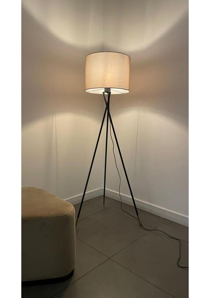 Papel Eskitme Şapkalı Siyah Tripot Ayaklı Dekoratif Salon Lambader fırsatları