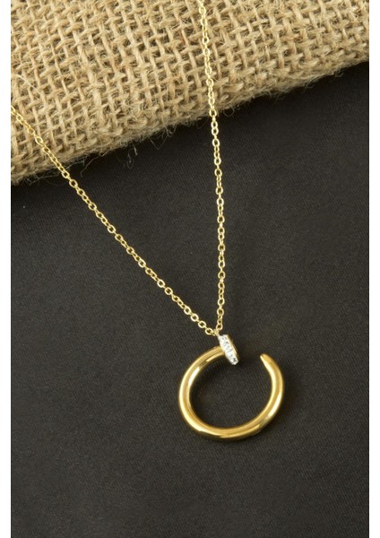 Çivi Zirkon Taşlı Lüks Çelik Kolye