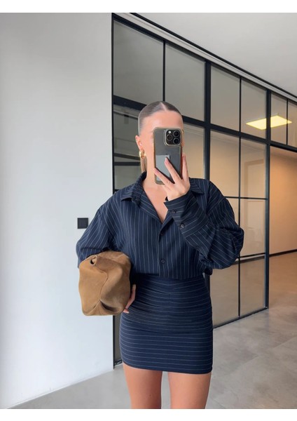 Manşet Kol Oversize Kesim Tok Kumaş Çizgili Gömlek Büzgü Drape Detay Mini Etek Tasarım Pinterest Trend Takım