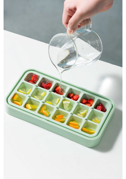 Yeni Nesil Buzdolabı Tipi Çift Katlı Buz Kalıbı - Kapaklı Saklama Kutulu Basmalı Sistem fırsatları