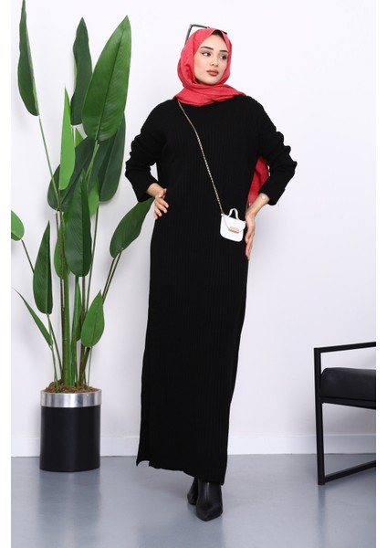 Siyah Bisiklet Yaka Yan Yırtmaçlı Triko Elbise fiyatları