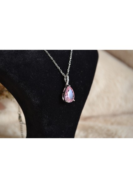 Şık Damla Figürlü Silver Çelik Kolyeler indirimleri