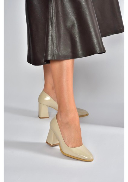 V676680060 Bej Rustik Kalın Topuklu Kadın Ayakkabı fiyatları