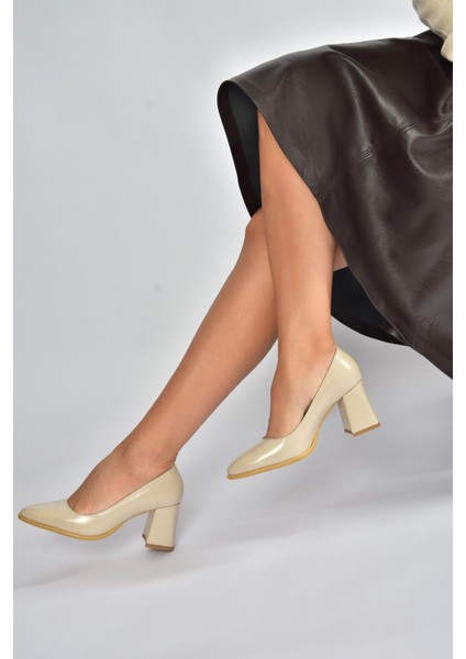 V676680060 Bej Rustik Kalın Topuklu Kadın Ayakkabı indirimleri