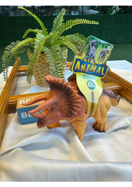 Triceratops Dinazor modelleri