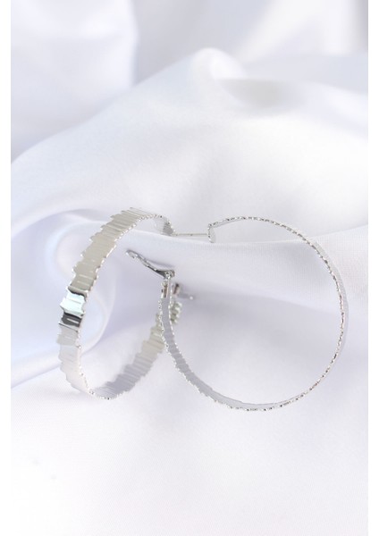 Pirinç Gümüş Renk Tırtıklı Halka Küpe fiyatları