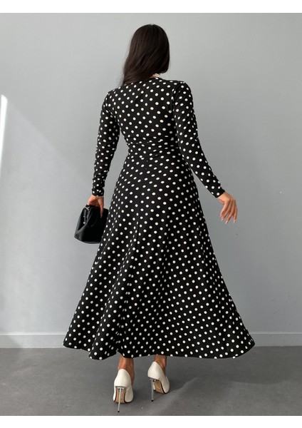 Kadın Siyah Uzun Kollu Yuvarlak Yaka Beyaz Puantiyeli Çan Modeli Kloş Kesim Zarif Uzun Elbise fırsatları