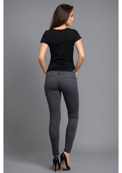 You're Doing Great Baskılı Slim Fit Siyah Kadın Tişört fiyatları