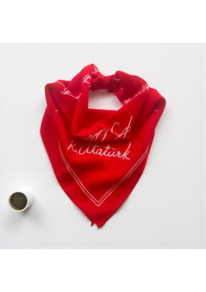 Kırmızı Renk Kenarları Şeritli Büyük Boy Atatürk Imzalı Bandana 29 Ekim, 10 Kasım, 23 Nisan Bandana