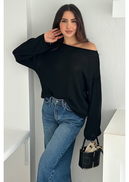 Kadın Omuz Açık Salaş Triko Kazak – Soft Elegance fırsatları