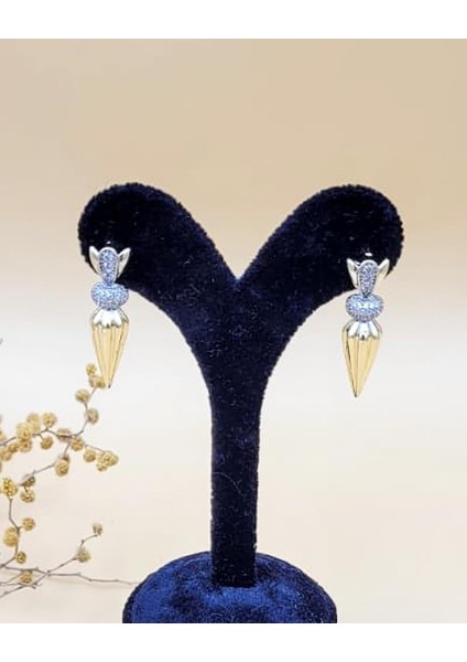 Aveline Zirkon Taşlı Zarif Takoz Küpe modelleri