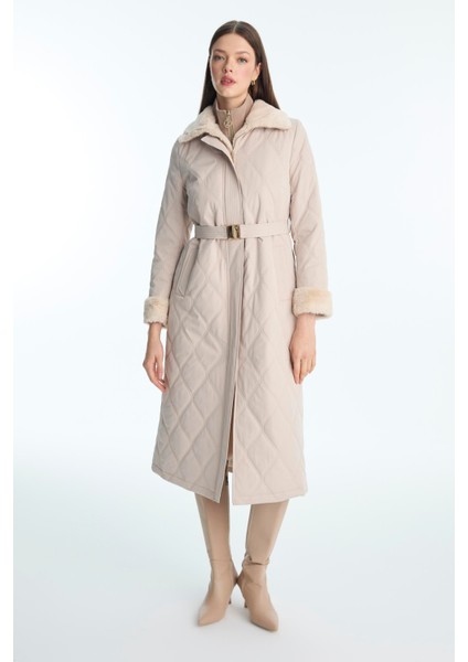 Peluş Yaka ve Kol Detaylı Kapitone Mont indirimleri