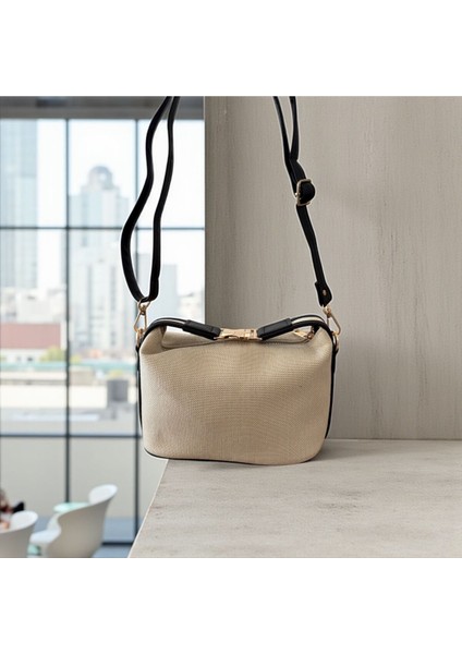 Kilit Detaylı Kanvas El ve Omuz Çantası