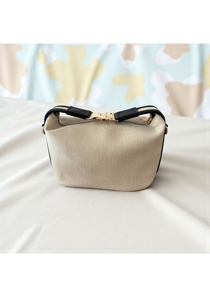 Kilit Detaylı Kanvas El ve Omuz Çantası fiyatları