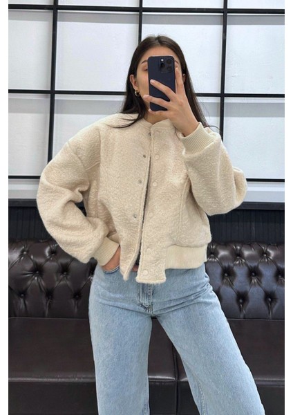 Tasarım Bomber Buklet Kumaş Trend Oversize Kesim Astarlı Kalın Çıtçıt Kapama Trend Mont Kaban Ceket fiyatları