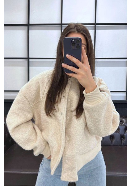 Tasarım Bomber Buklet Kumaş Trend Oversize Kesim Astarlı Kalın Çıtçıt Kapama Trend Mont Kaban Ceket modelleri